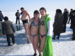 Крещенские купания на берегу Капчагайского водохранилища (19.01.2012) Сасанов Андрей Усюкина Ирина Зарецкая Ольга